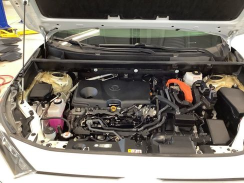 Used 2022 Toyota RAV4 LE AWD/4WD image 21