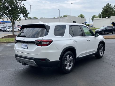 Used 2023 Honda Pilot EX-L image 10