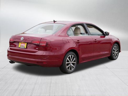 Used 2017 Volkswagen Jetta SE FWD image 7
