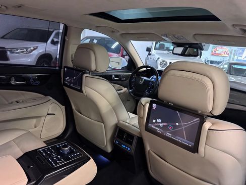 Used 2014 Hyundai Equus Ultimate RWD image 17