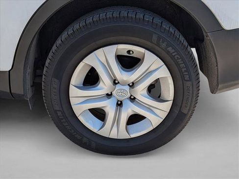 Used 2013 Toyota RAV4 LE image 3