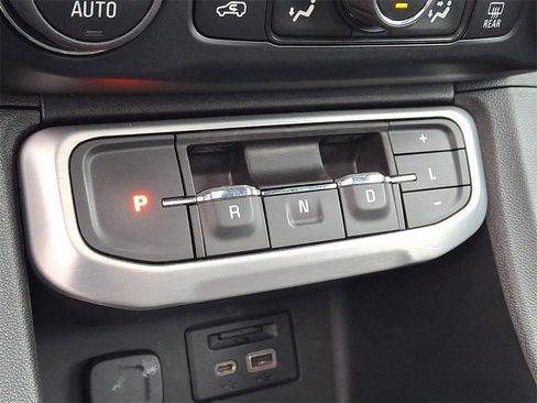 Certified 2020 GMC Acadia SLT image 17