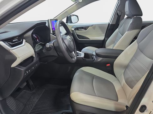 Used 2025 Toyota RAV4 XLE Premium w/ Weather Package AWD/4WD image 12