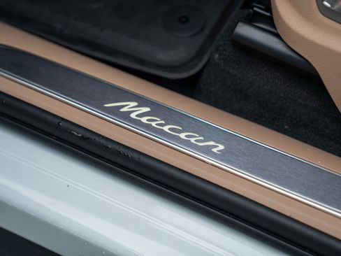 New 2026 Porsche Macan image 12