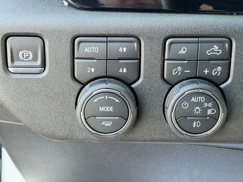 Certified 2026 Chevrolet Silverado 1500 RST AWD/4WD image 31