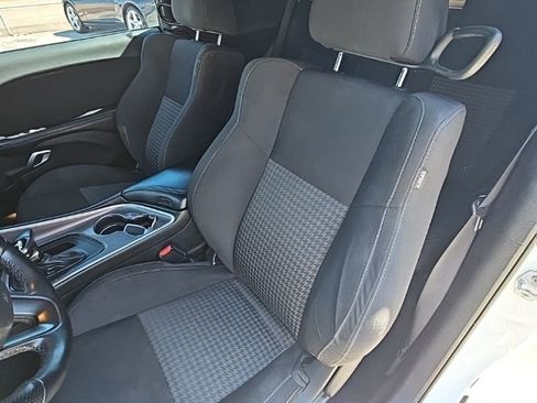 Used 2022 Dodge Challenger GT image 18
