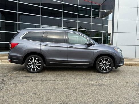 Used 2020 Honda Pilot Touring image 2