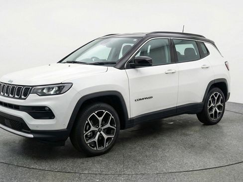 Used 2025 Jeep Compass Limited AWD/4WD image 3
