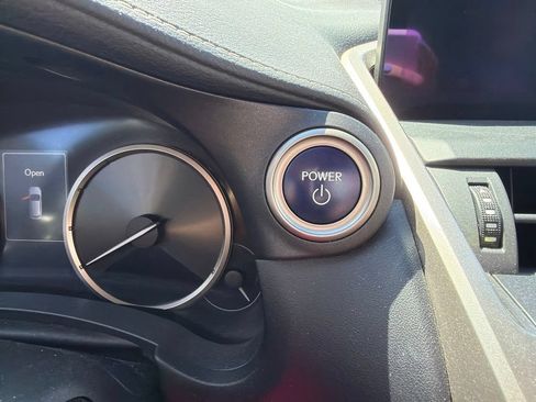 Used 2018 Lexus NX 300h AWD w/ Luxury Package image 10