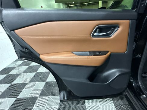 Certified 2024 Nissan Rogue Platinum AWD/4WD image 29