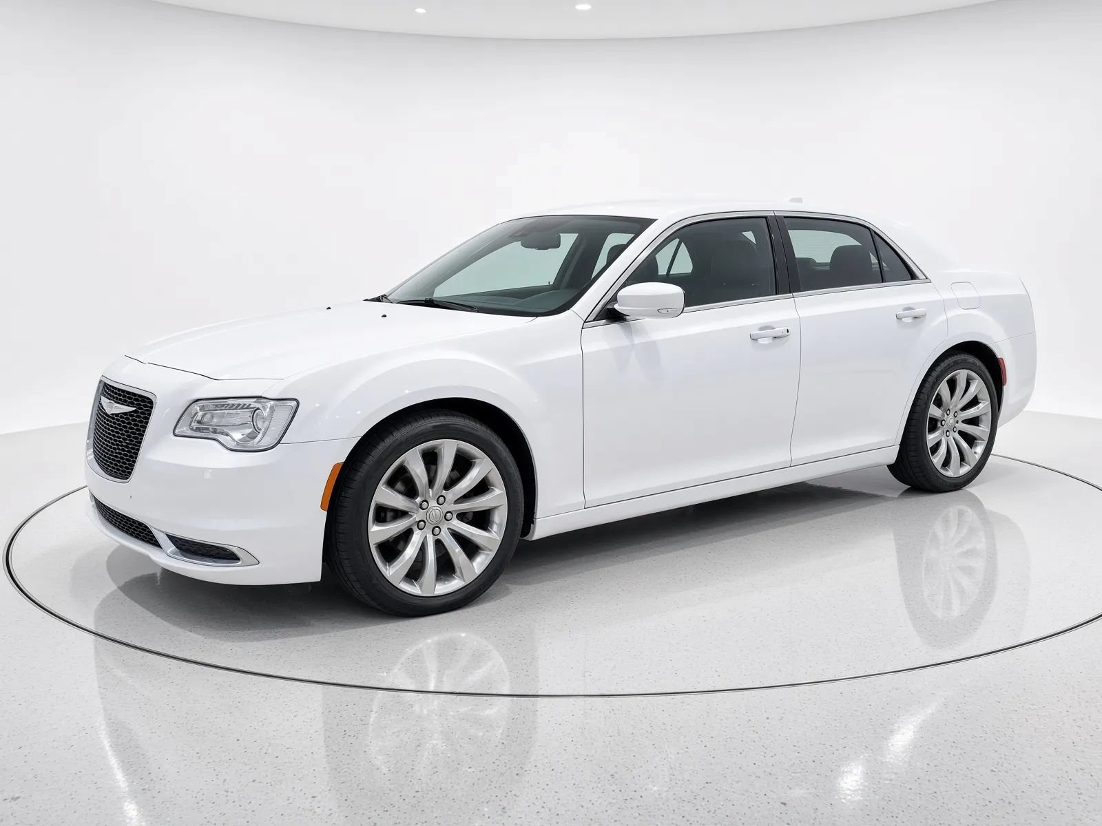 Used 2018 Chrysler 300 Touring L RWD image 3