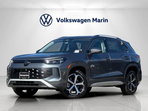 New 2026 Volkswagen Tiguan SE image 1