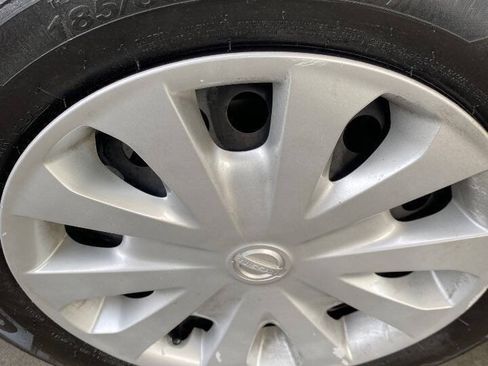 Used 2019 Nissan Versa SV FWD image 15