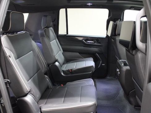 New 2026 GMC Yukon XL Elevation w/ Elevation Premium Package AWD/4WD image 32