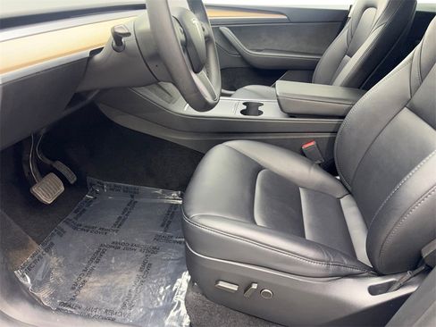 Used 2024 Tesla Model Y Long Range image 25