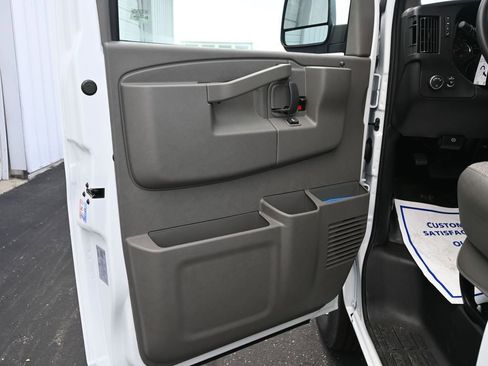 New 2025 GMC Savana 2500 w/ Driver Convenience Package image 15