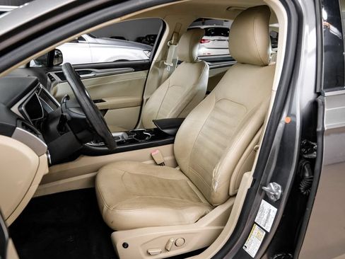 Used 2014 Ford Fusion SE FWD image 40