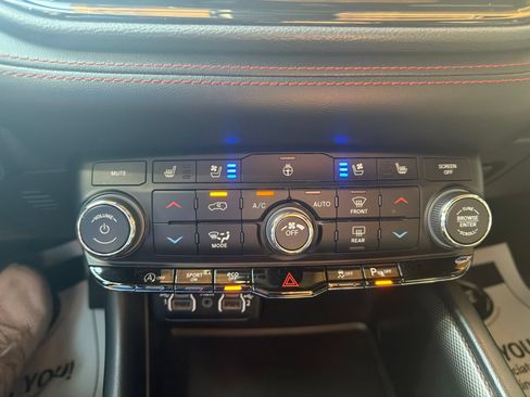 Used 2023 Dodge Durango GT RWD image 19
