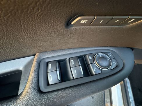 Used 2025 Cadillac XT5 Premium Luxury image 13