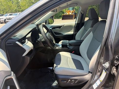 Certified 2022 Toyota RAV4 XLE AWD/4WD image 28