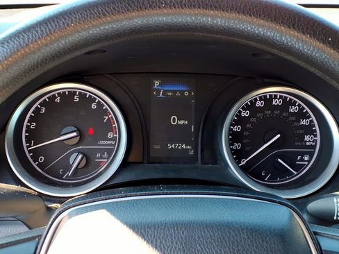 Certified 2022 Toyota Camry LE image 24