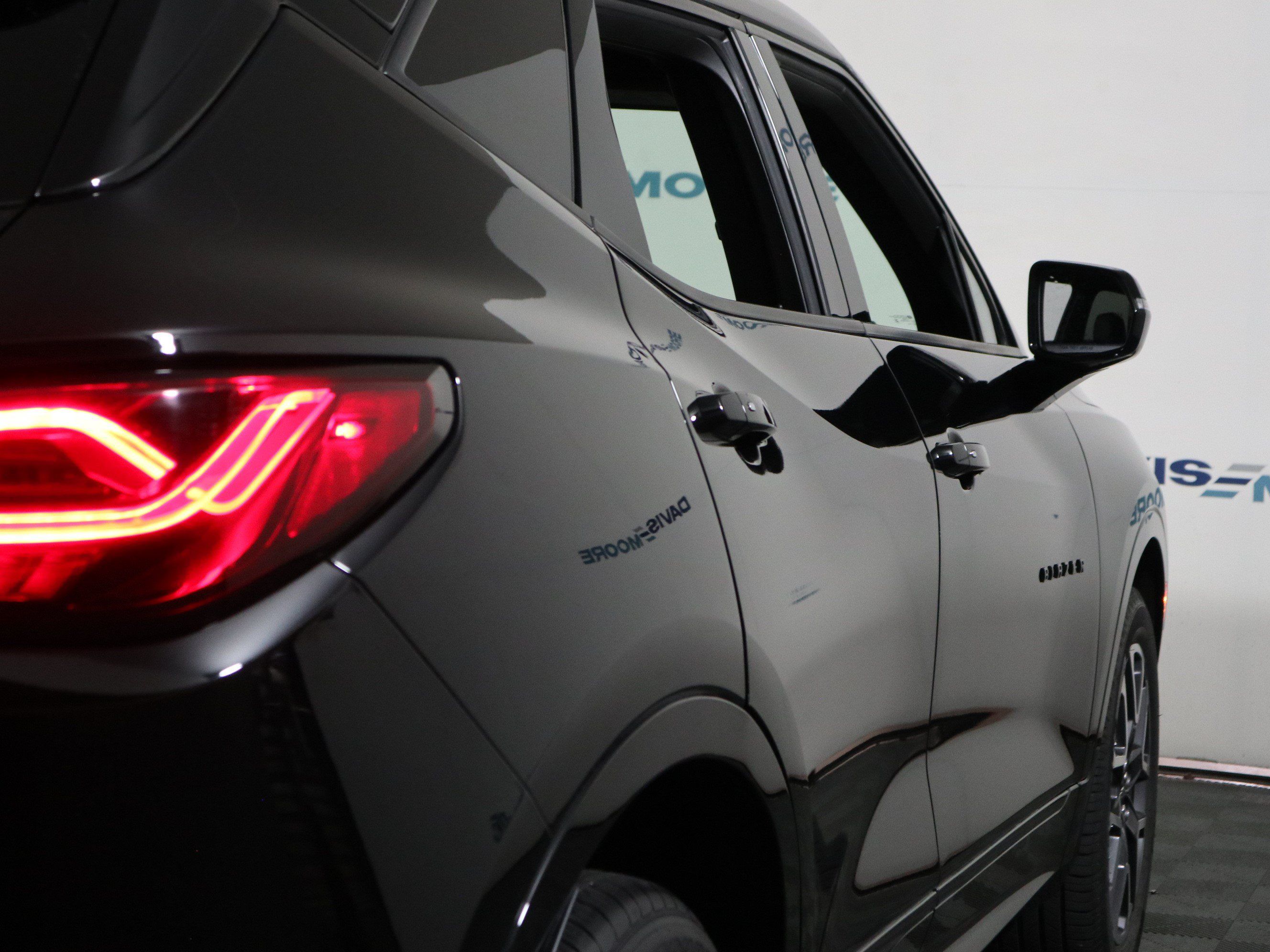 Used 2025 Chevrolet Blazer RS FWD image 5