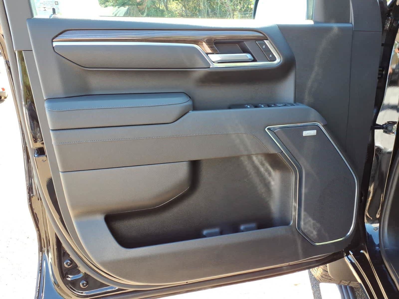 Used 2026 Chevrolet Silverado 1500 LT Trail Boss w/ LT Trail Boss Premium Package AWD/4WD image 14