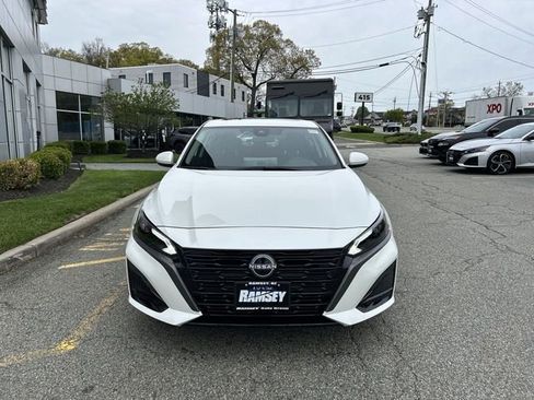 New 2026 Nissan Altima 2.5 SV w/ SV Special Edition Package AWD/4WD image 3
