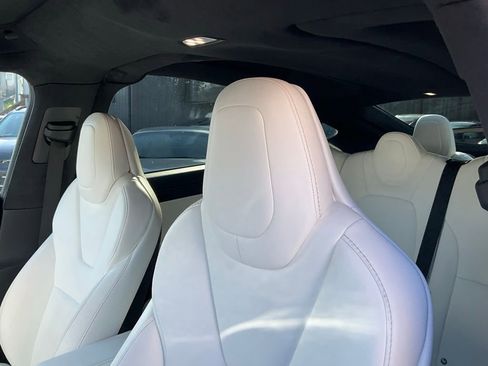 Used 2019 Tesla Model X Performance image 18