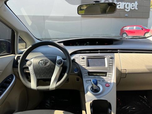 Used 2013 Toyota Prius image 12