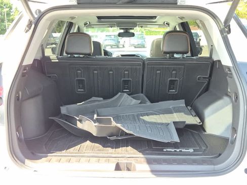 Used 2024 GMC Terrain AT4 w/ Tech Package AWD/4WD image 20