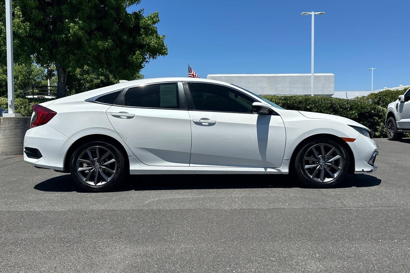 Used 2020 Honda Civic EX image 2