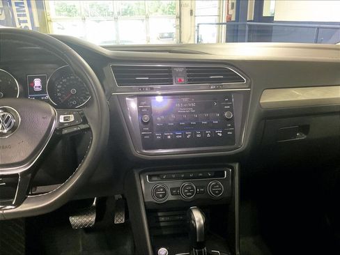Used 2021 Volkswagen Tiguan SE w/ Panoramic Sunroof Package AWD/4WD image 18