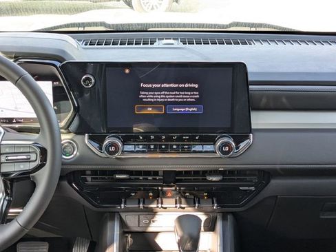 New 2026 Chevrolet Colorado LT image 18