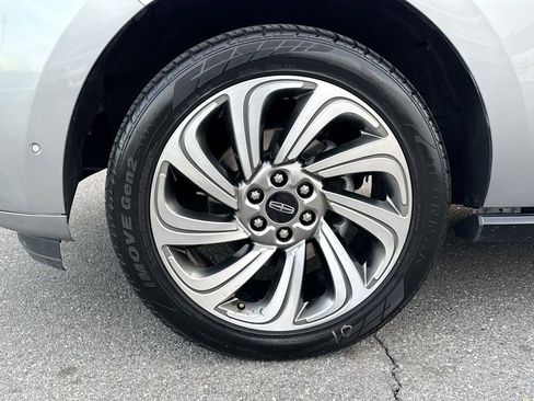 Used 2023 Lincoln Navigator Reserve image 19