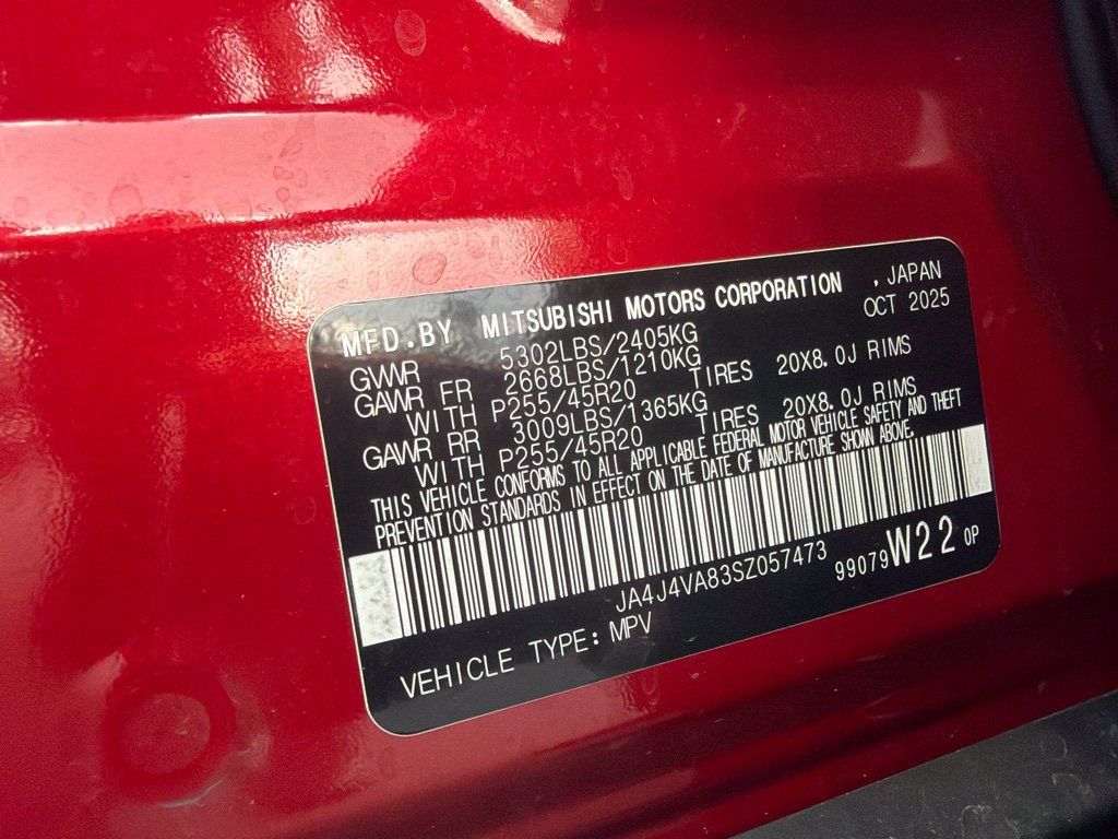 Used 2025 Mitsubishi Outlander SE AWD/4WD image 3