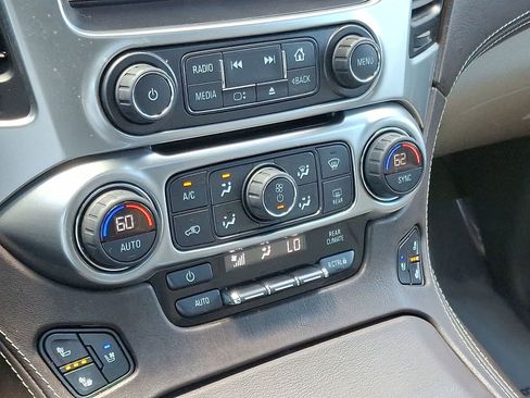 Used 2019 Chevrolet Suburban Premier AWD/4WD image 24