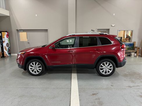 Used 2015 Jeep Cherokee Limited AWD/4WD image 1
