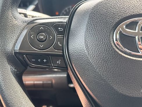 Used 2020 Toyota Corolla LE FWD image 19