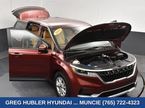 Used 2023 Kia Carnival LX FWD image 35