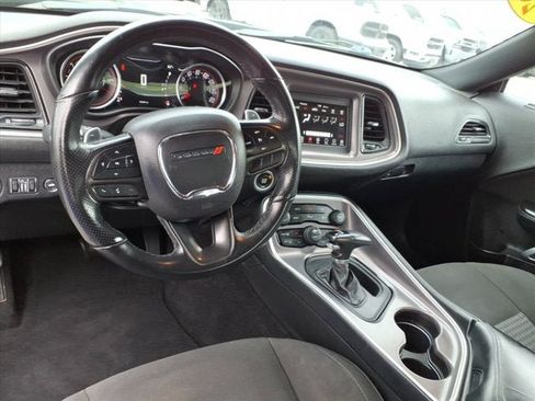 Used 2022 Dodge Challenger GT RWD image 13