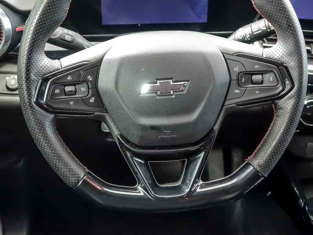 Used 2025 Chevrolet Trax RS w/ Driver Confidence Package FWD image 15
