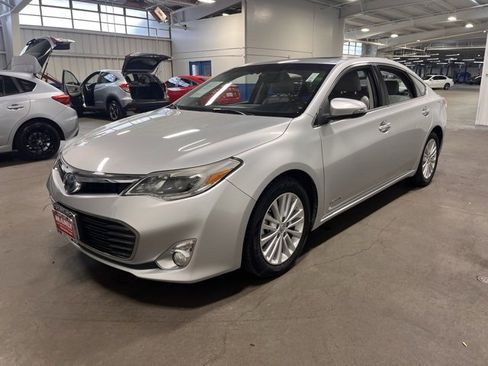 Used 2013 Toyota Avalon Limited image 7