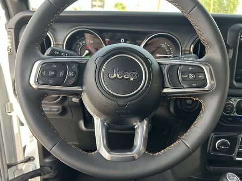 Used 2023 Jeep Wrangler Unlimited Sahara AWD/4WD image 24