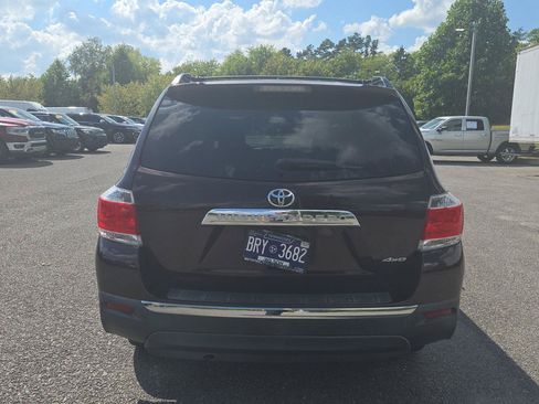 Used 2011 Toyota Highlander 4WD w/ Tech Pkg image 6