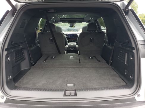 Used 2024 Chevrolet Traverse Z71 w/ LPO, Floor Liner Package AWD/4WD image 12
