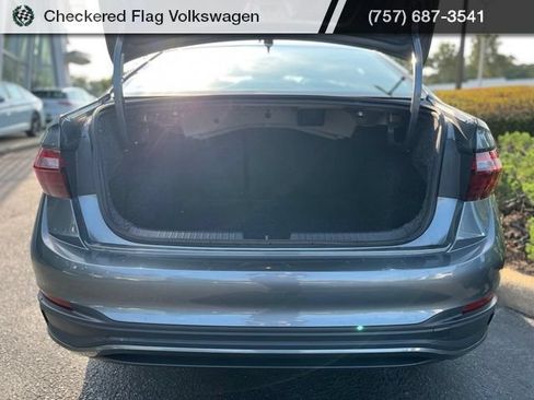 Used 2025 Volkswagen Jetta SE FWD image 34