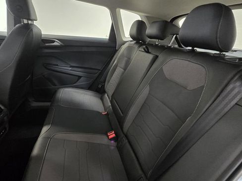 New 2026 Volkswagen Taos SE FWD image 13