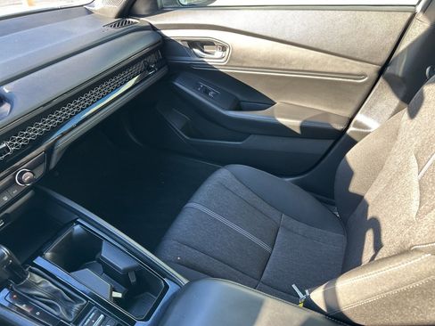 Used 2023 Honda Accord Sport image 17