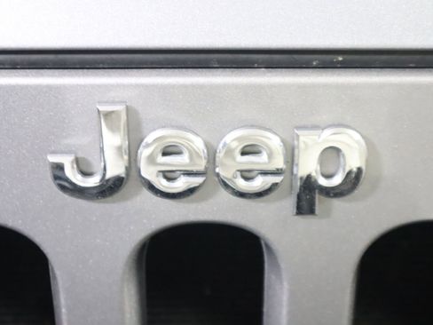 Used 2015 Jeep Wrangler Rubicon w/ Connectivity Group AWD/4WD image 16